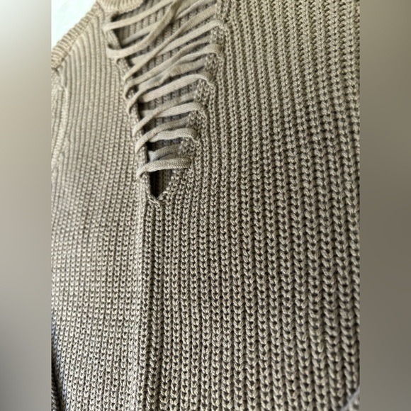 Guess waffle knitted cut out sweater - Picture 3 of 6